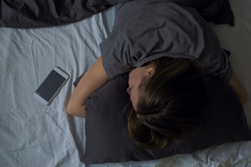 Here is why sleeping with your phone is dangerous to your health