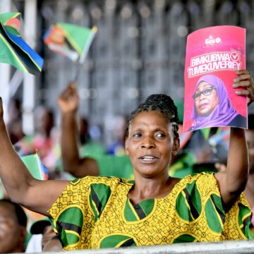 Shamrashamra za wananchi waliohudhuria mkutano wa hadhara wa Rais Bariadi 18 Mei 2025 (3) The Samia Doctrine: Transforming Tanzania Through Energy, Infrastructure and Reforms