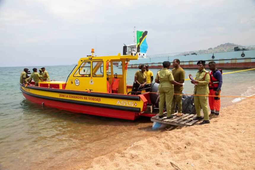BOTI YA KISASA YAZINDULIWA ZIWA NYASA,KUONGEZA USALAMA WA WANANCHI WANAOTUMIA VYOMBO VYA USAFIRI Modern rescue boat worth 1.5 billion shillings launched on Lake Nyasa