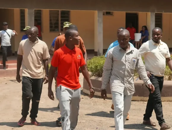 JELA MIAKA 30 KWA UNYANGANYI WA KUTUMIA SILAHAKyela,Mahakama ya Wilaya ya Kyela Mkoa wa Mbeya Three sentenced to 30 years in prison for armed robbery