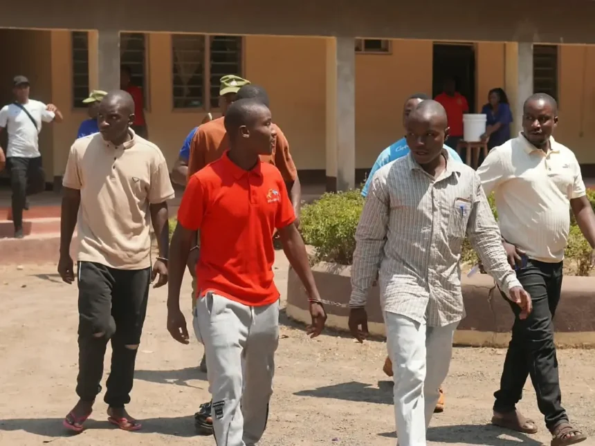 JELA MIAKA 30 KWA UNYANGANYI WA KUTUMIA SILAHAKyela,Mahakama ya Wilaya ya Kyela Mkoa wa Mbeya Three sentenced to 30 years in prison for armed robbery